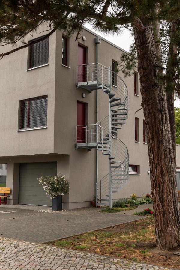 Appartements Am Bauhaus Дессау Экстерьер фото